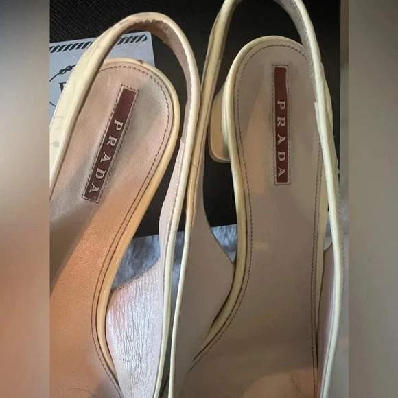 Vintage Prada Sling back Cream Patent Leather shoes… - Picture 5 of 17